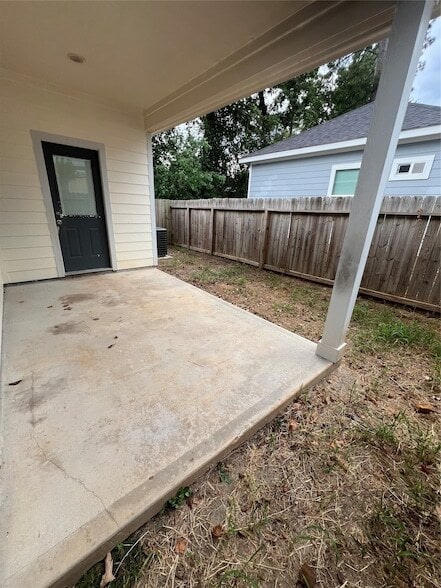Building Photo - 826 Omeara