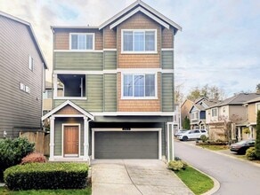 Building Photo - 1242 93rd Dr NE