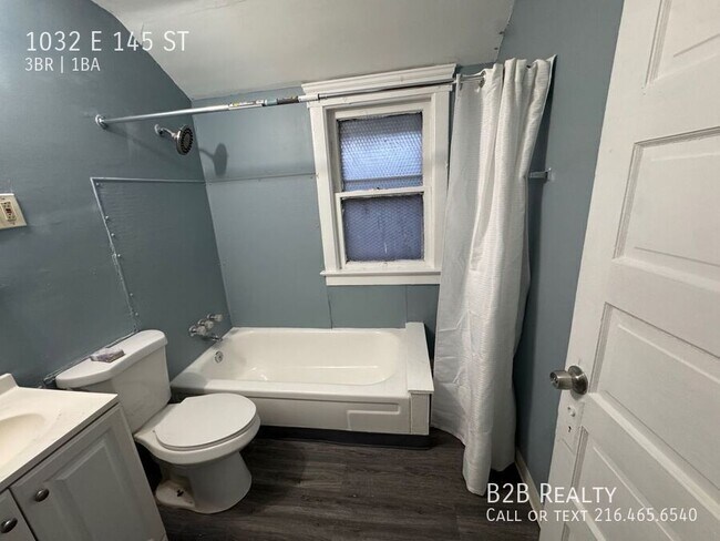 Foto del edificio - 1032 E 145th St