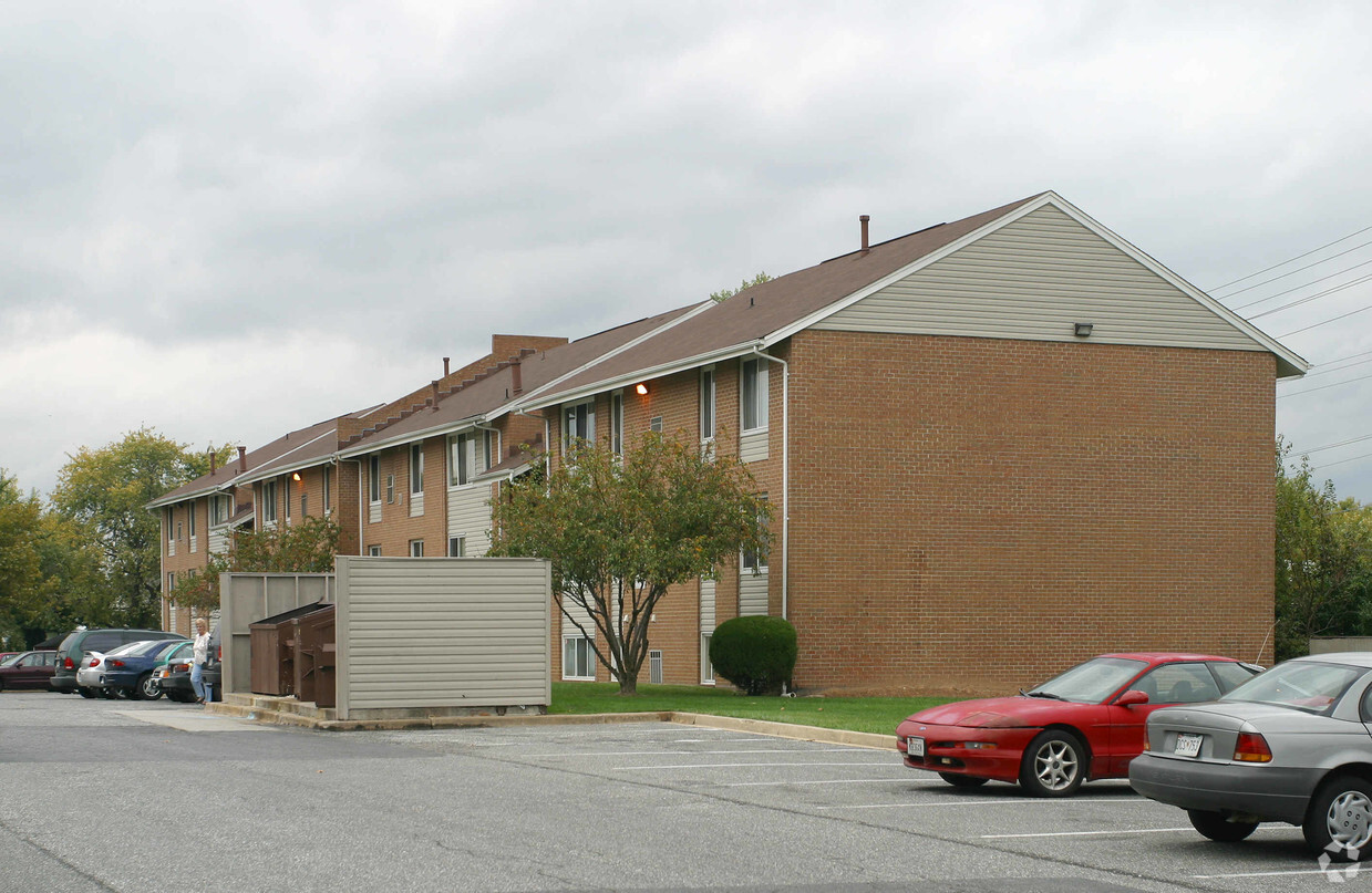 Building Photo - Lansdowne Apartments