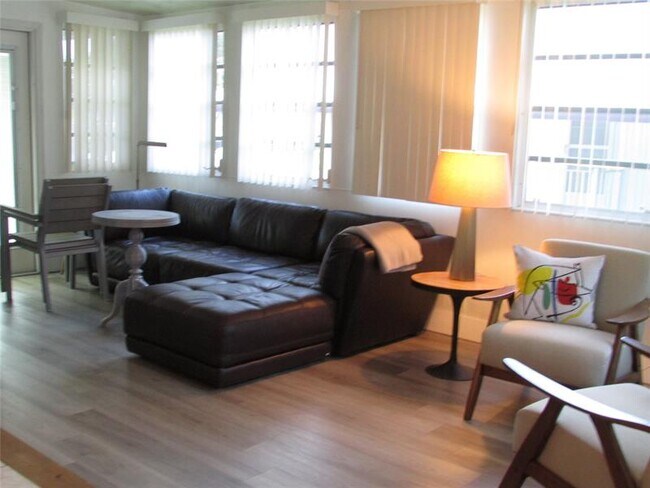 Foto del edificio - 5249 NW 4th Terrace