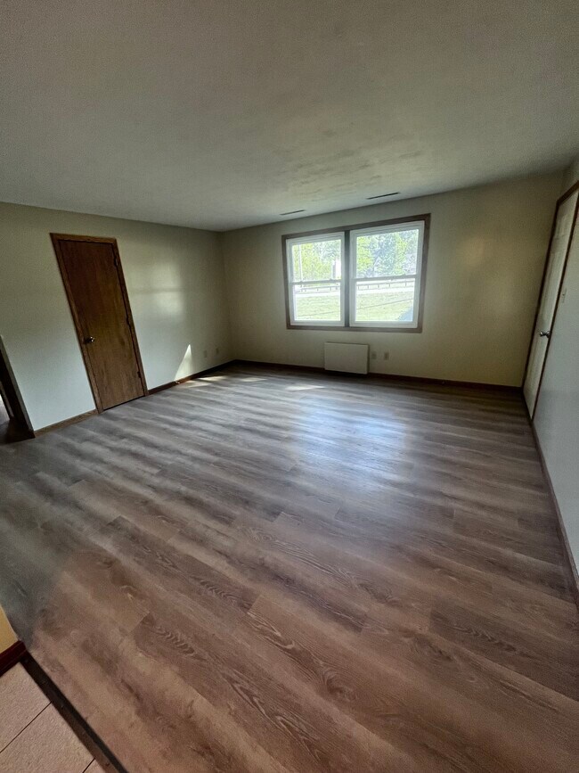 Foto del edificio - 11593 Cleveland Ave NW