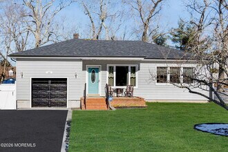 Building Photo - 242 Pennsylvania Ave