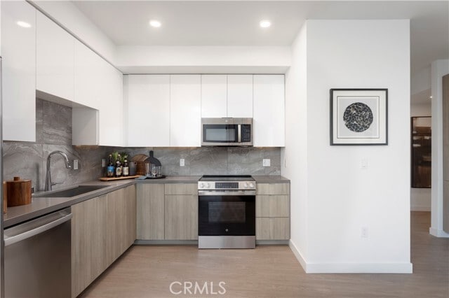 Foto del edificio - 511 S Harbor Blvd