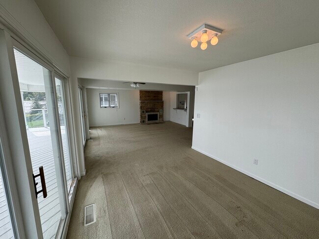 Foto del edificio - 542 S Woodland Dr