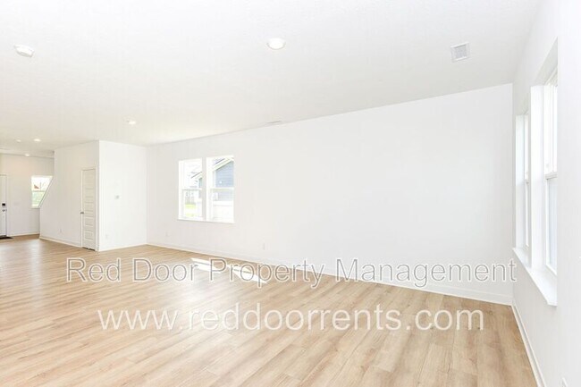 Building Photo - 1564 Mitis St