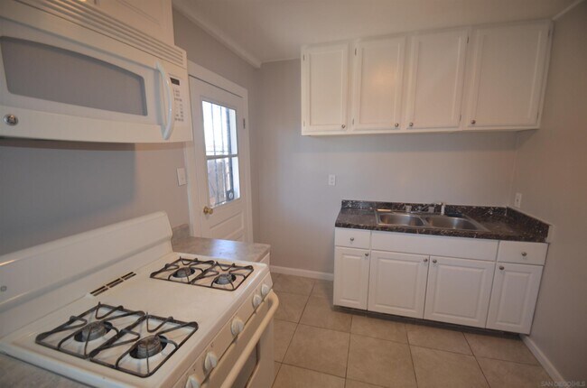 Foto del edificio - 619 Palm Ave