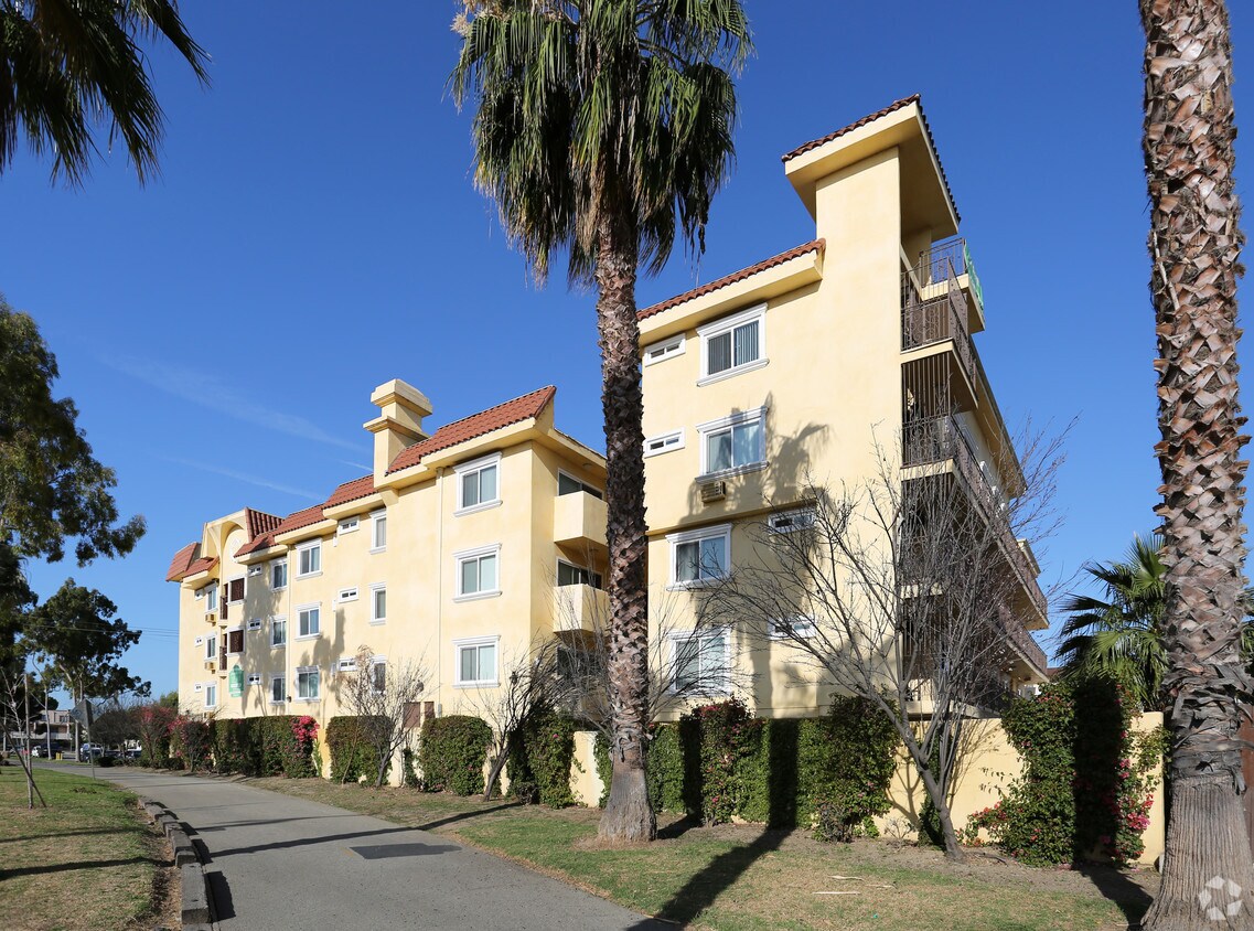 Del Rey Vista Apartments Apartments in Los Angeles, CA