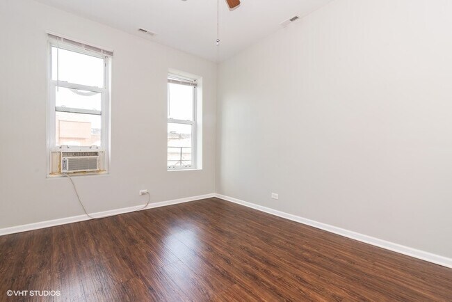 Building Photo - 1525 W 17th St