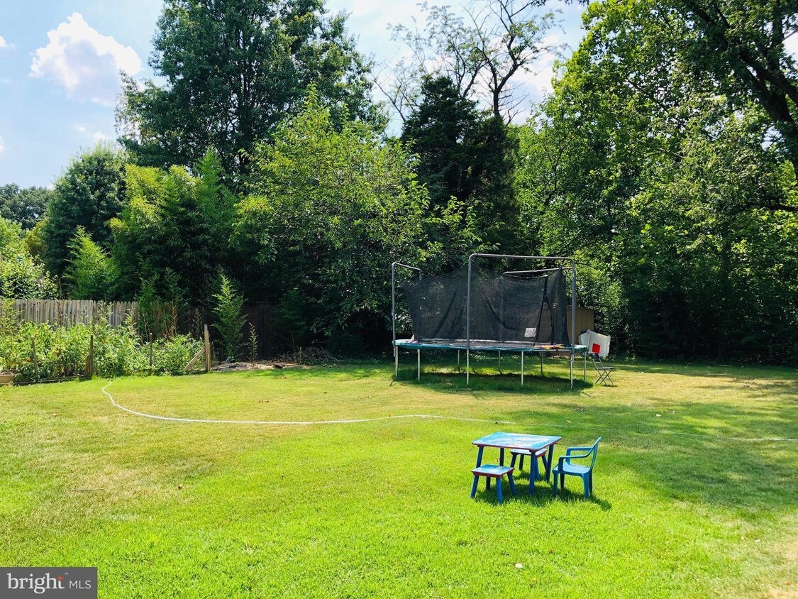 Primary Photo - 6705 Larches Ct
