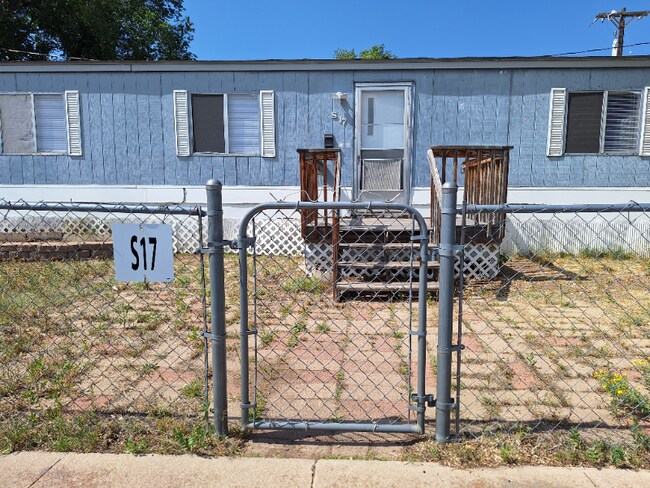 Building Photo - 3410 N El Paso St