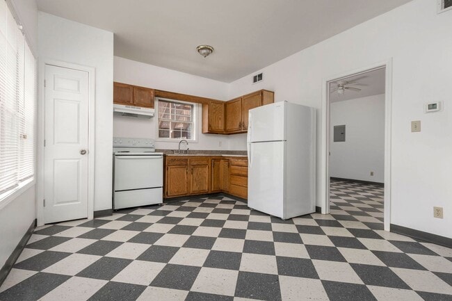 Photo - 705 M St Apartment