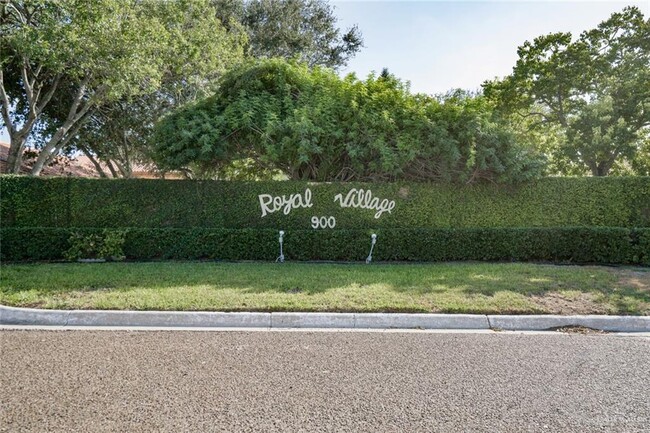 Foto del edificio - 900 E Dallas Ave