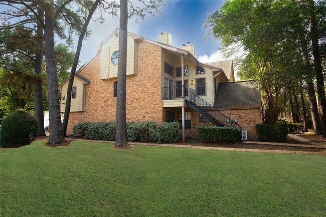 Building Photo - 16800 Sugar Pine Dr