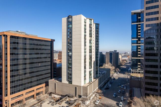 Foto del edificio - Windsor Condominiums