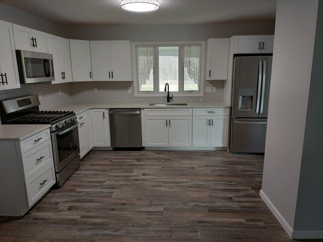 Building Photo - 6694 Boneta Rd