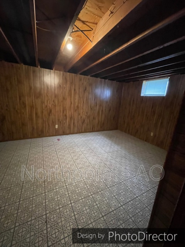 Building Photo - 902 Limit St