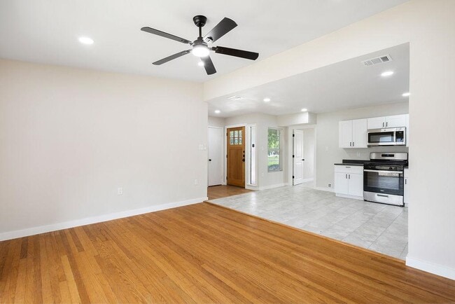 Building Photo - 306 Westmoreland Dr