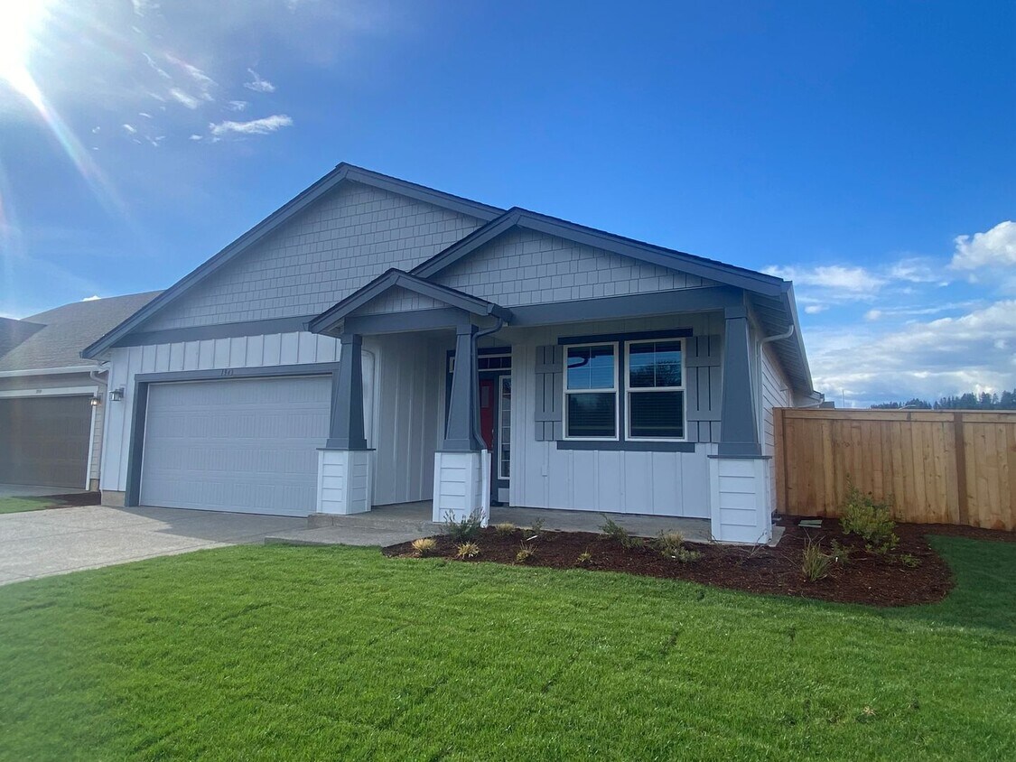 Primary Photo - LONGVIEW AREA RANCH STYLE HOME ON LARGE CO...