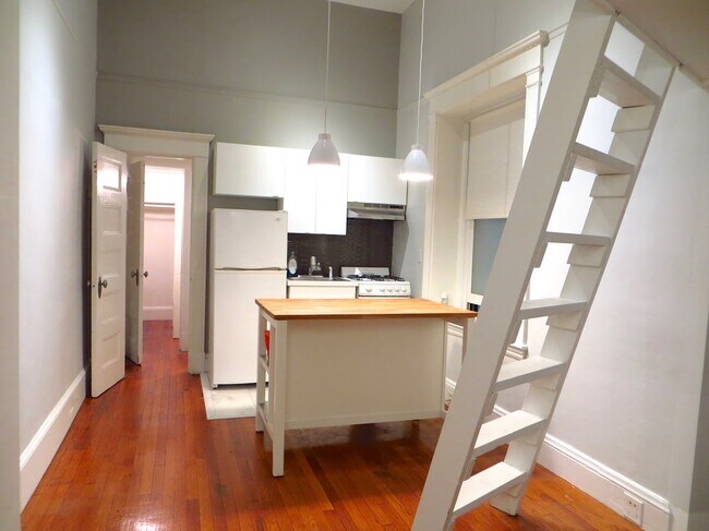 Foto del edificio - 8 Garrison St