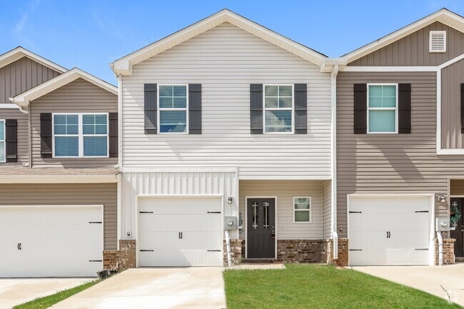 Building Photo - 608 The Heights Ln