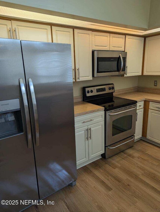 Building Photo - 4079 Corrientes Ct E