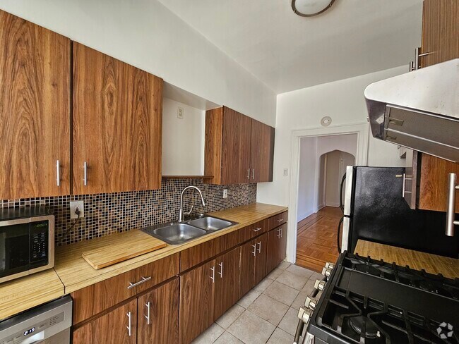 Building Photo - 8718 31st Ave