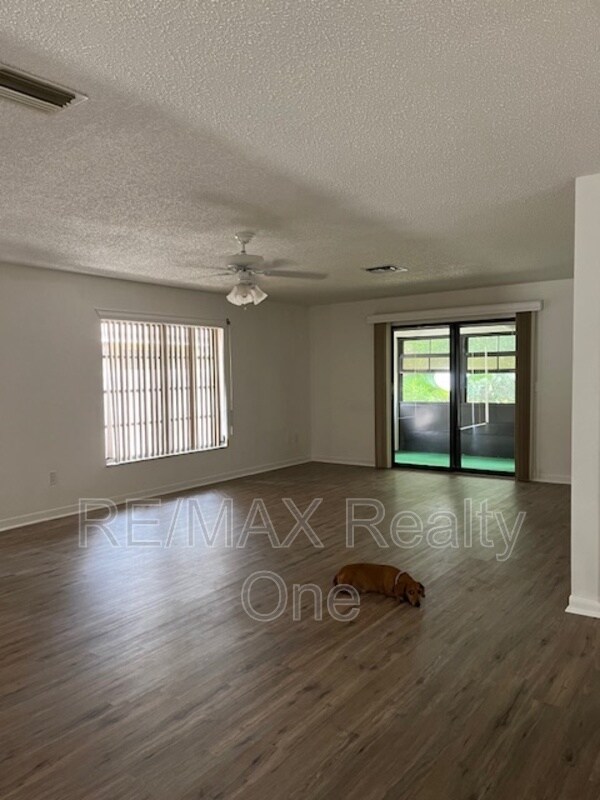 Foto del edificio - 35 DOGWOOD DRIVE