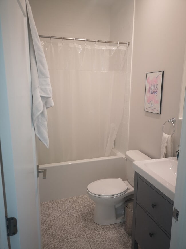 302 - Bathroom - Treble Hall