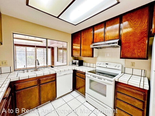 Building Photo - 4 br, 3 bath House - 1726 Aprilsong Ct