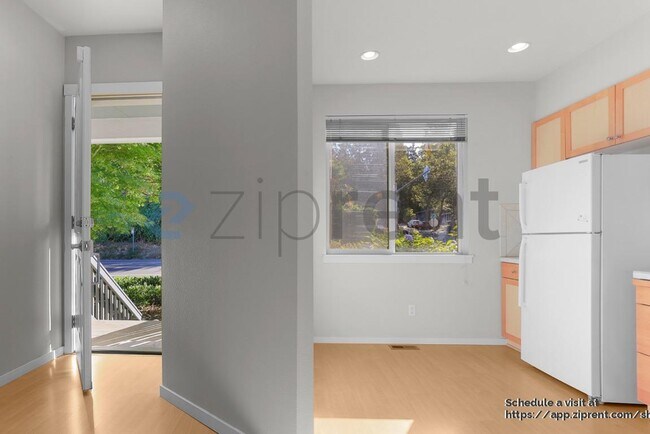 Foto del edificio - 10813 124th Ave NE