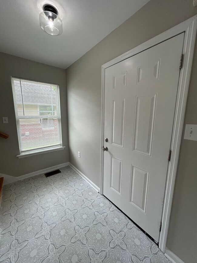 Foto del edificio - Modern 3 Beds | Bonus Room | 2.5 Baths | D...