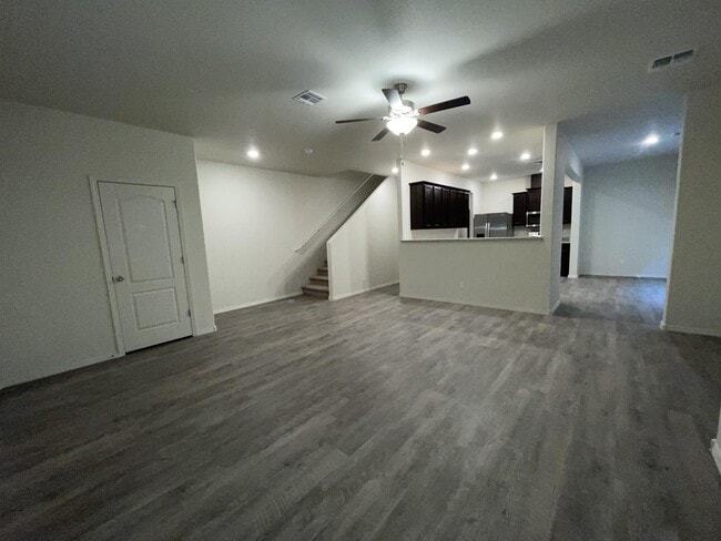 Building Photo - 1520 Volponi Dr SE