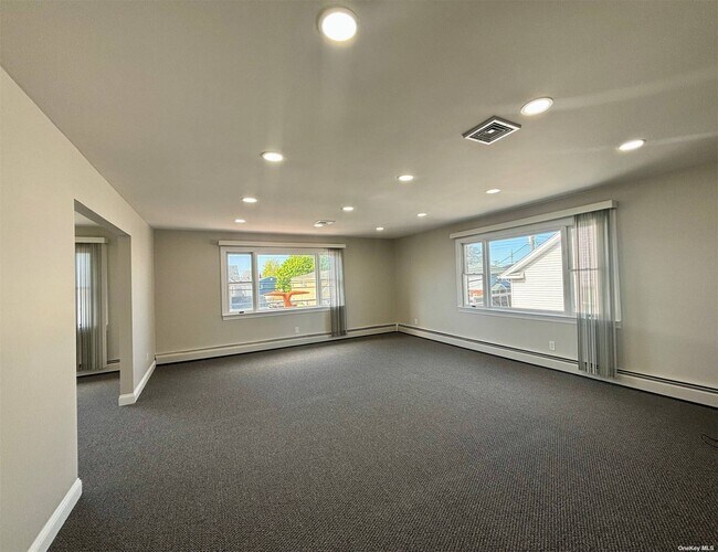 Foto del edificio - 235 Garfield Ave