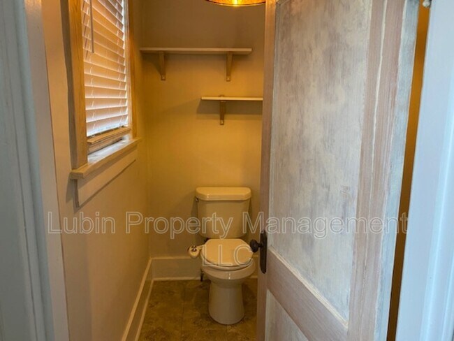 Building Photo - 688 N Idlewild St