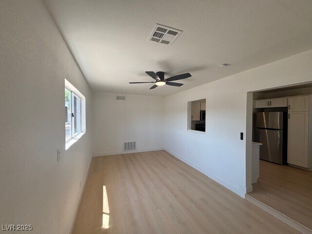 Foto del edificio - 50 Armstrong Cir