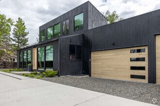 Building Photo - 712 S Cherryvale Rd