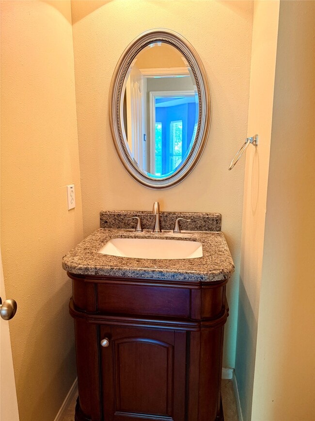 Building Photo - 8406 Green Valley Dr