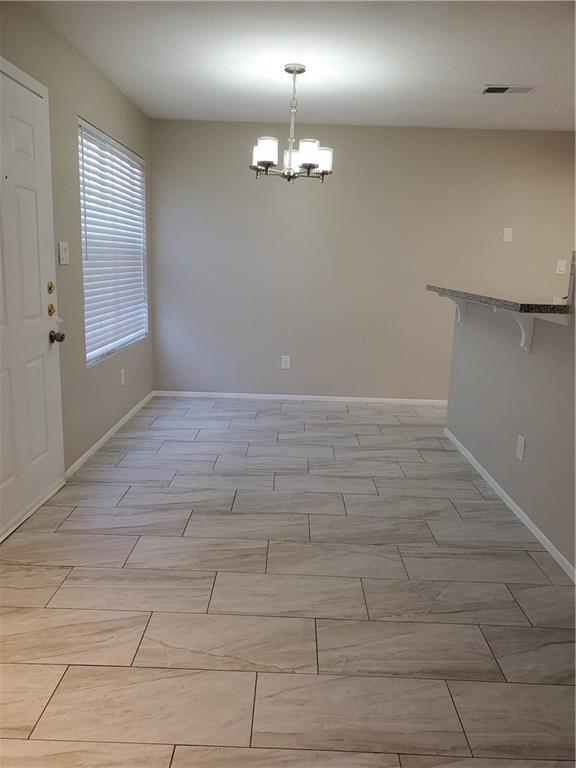 Building Photo - 2220 Creekside Ln