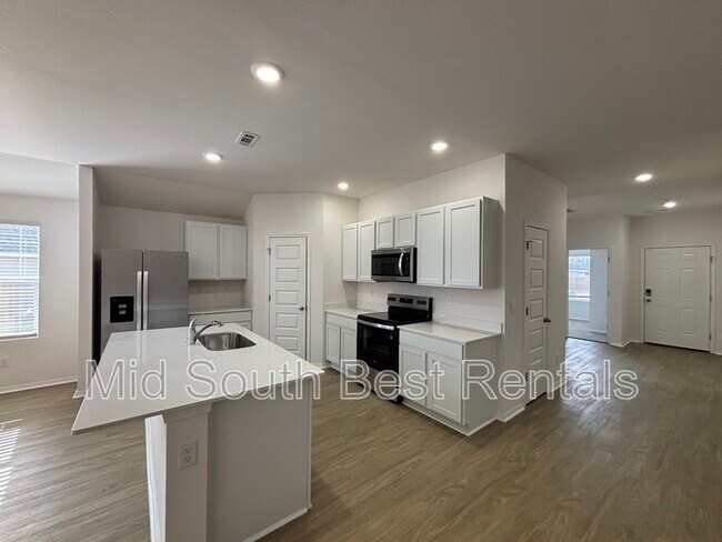 Building Photo - 6428 Newark Dr