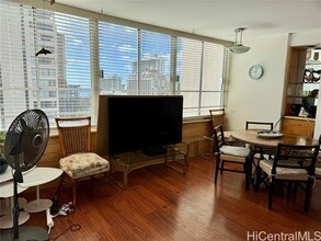 Building Photo - 2415 Ala Wai Blvd
