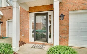 Building Photo - 307 Savoy Ct