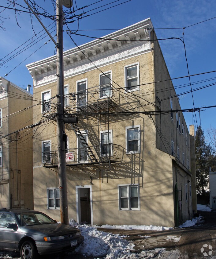 Building Photo - 418 N Terrace Ave