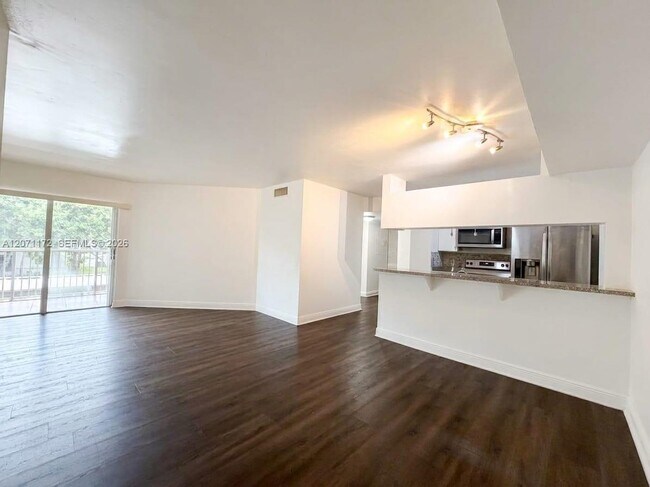 Foto del edificio - 470 S Park Rd