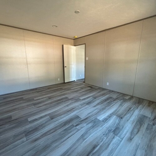 Building Photo - 219 Eagle Dr