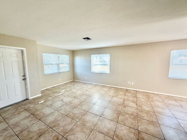 Foto del edificio - PIKUS (4601 24th Pl SW)