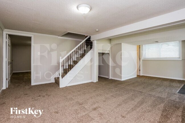 Foto del edificio - 8 Four Winds Dr