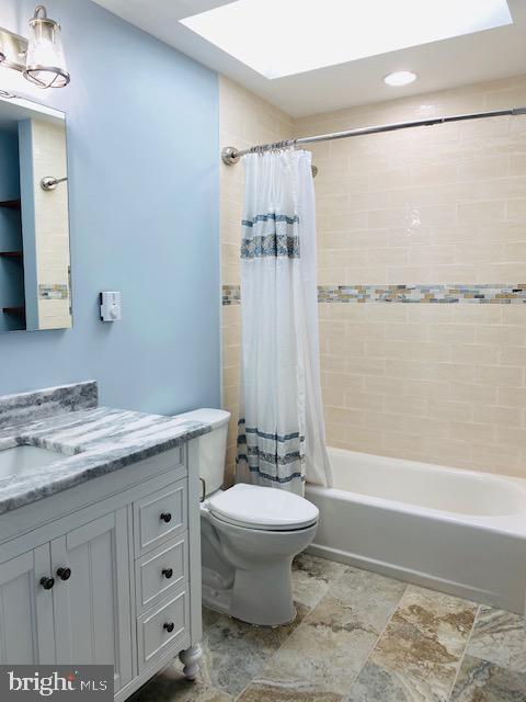 Primary Photo - 224 Compass Rd