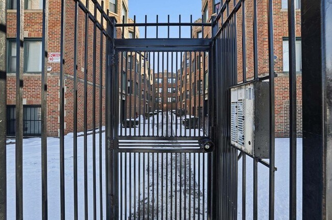 Foto del edificio - 7501 S Stewart Ave