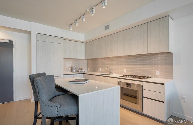 Foto del edificio - 1000 3rd St